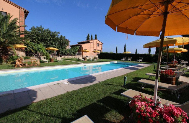 Apartment near Lake Trasimeno with Pool