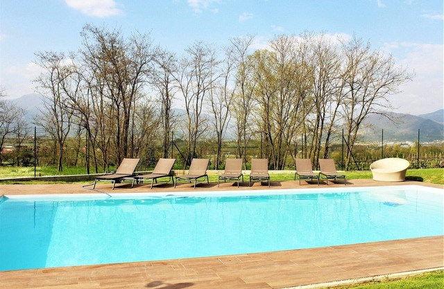 Apartment in Iseo near Seabeach