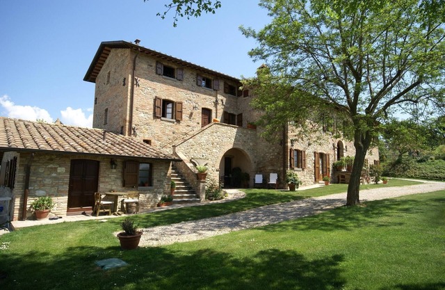 Apartment in Montone with Pool & Garden