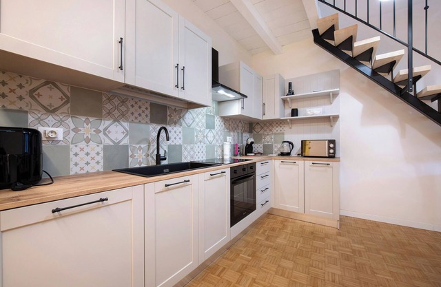 Apartment 'Yellow Flat' with Lake View, Wi-Fi and Air Conditioning