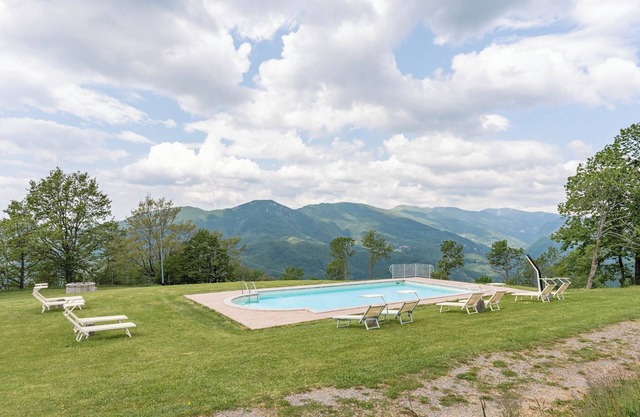 Apartment "Serrino 2" with Mountain View, Shared Pool & Wi-Fi