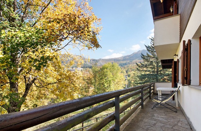 Apartment "Agriturismo La Casa sul Poggio - Maggiorasca" with Private Terrace, Shared Pool