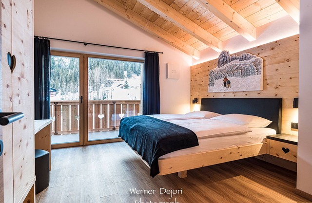 Apartment "Piciulei Pitl" with Mountain View, Garden & Wi-Fi