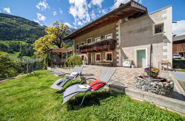 Apartment “Familienwohnung” in “Schildhof Ebion” with Mountain View, Wi-Fi & Garden