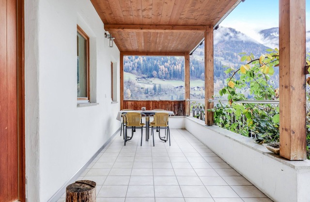 Apartment "Kelderer Hof - Meran" with Mountain View, Terrace, Garden & Wi-Fi