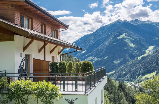Apartment "Hofschenke Pfeiftal Hofblick" with Terrace, Garden & WLAN