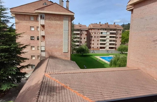 Apartment Jaca, 3 bedrooms, 7 persons