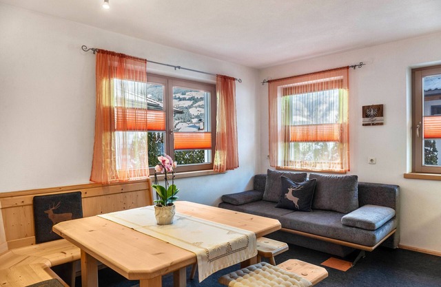 Apartment "Joachim" with Mountain View, Private Garden & Wi-Fi