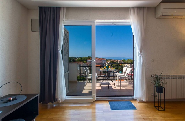 Apartment Josi (111591-A1) - Makarska