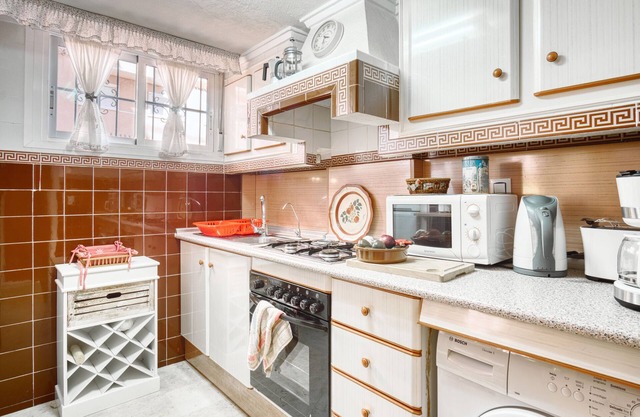 Apartment 'Julia' with Shared Pool, Wi-Fi and Air Conditioning