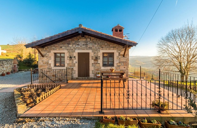 Apartment 'Juntana 2' with Mountain View, Shared Terrace and Wi-Fi