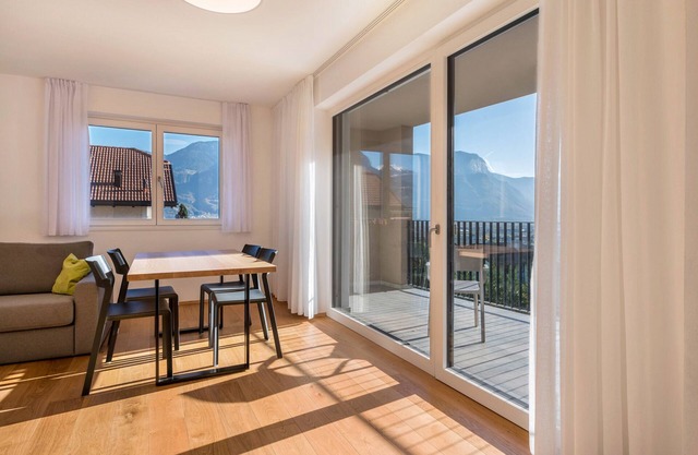 Apartment "Karin - Golden" with Shared Terrace & Wi-Fi