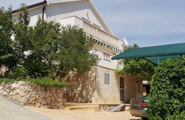Apartment Karolina - Three Bedroom Apartment with Terrace and Sea View