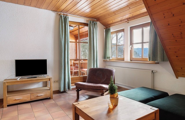 Apartment 'Kinzigstuben' with Mountain View, Shared Terrace and Wi-Fi