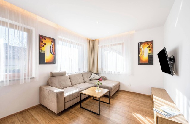 Apartment "Klementhof App Nr 1" with Mountain View, Pool, Wi-Fi, Balcony & Garden