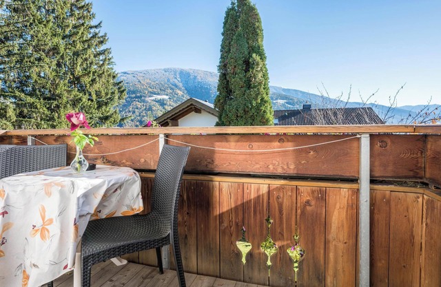 Apartment "Klementhof Nr 4" with Mountain View, Pool, Wi-Fi, Balcony & Garden