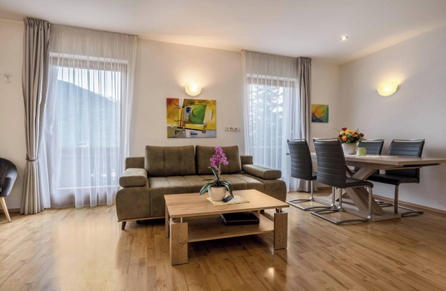 Apartment "Klementhof Nr 6" with Mountain View, Pool, Wi-Fi, Balcony & Garden