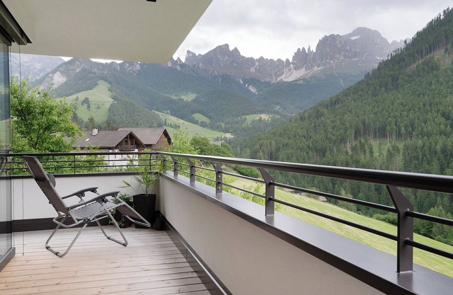 Apartment 'König Laurin' with Mountain View, Shared Terrace and Wi-Fi