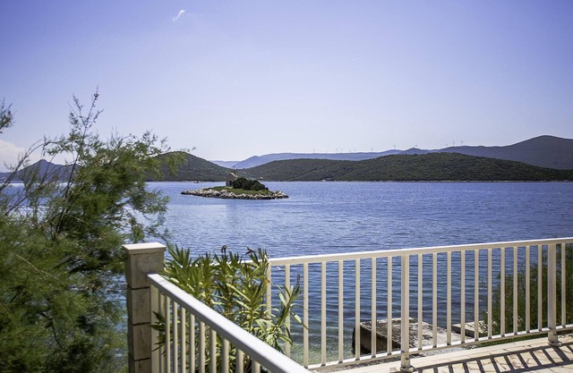 Apartment Krsticevic A2 - directly on the beach
