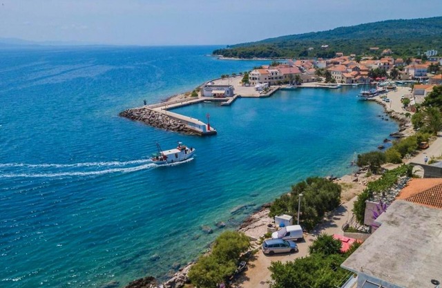 Apartment Kruno, (12100), Sućuraj, Croatia