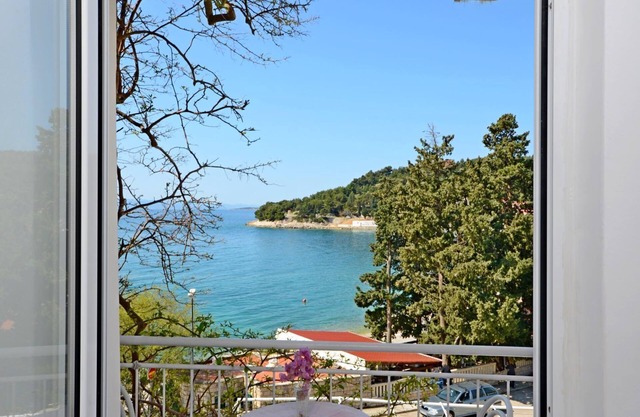 Apartment Ksenija (32561-A1) - Drvenik