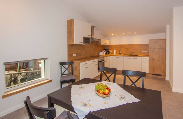 Apartment 'Kuhstall' with Shared Terrace, Shared Garden and Wi-Fi