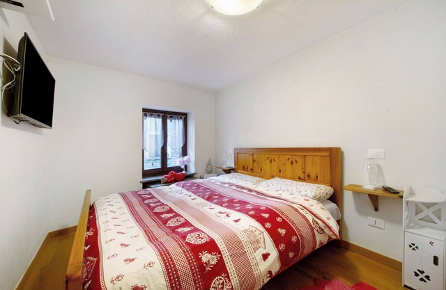 Apartment 'L'archetto Valle D'Aosta' with Mountain View and Wi-Fi