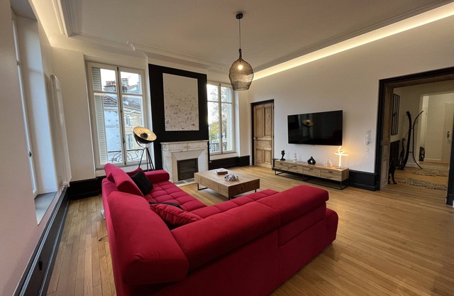Apartment 'L'aristide' with Private Terrace, Balcony and Wi-Fi