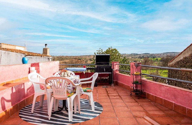 Apartment 'La Plazuela De Mari II' with Balcony and Wi-Fi