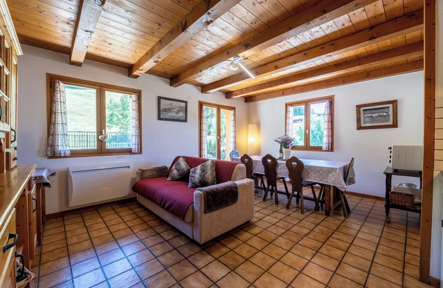 Apartment 'L'Hermine, Piscine Et Aire De Jeux' with Mountain View, Private Terrace and Wi-Fi