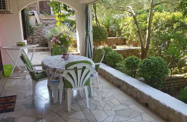 Apartment Lidija (36611-A1) - Vrboska - island Hvar