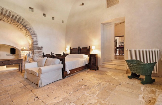 Apartment 'L'ulivo' with Shared Terrace, Private Garden and Wi-Fi