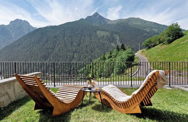 Apartment 'La Casa Di Larice' with Mountain View, Private Terrace and Wi-Fi