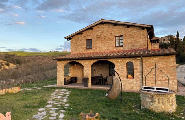 Apartment 'La Casina Di Helen' with Shared Pool, Wi-Fi and Air Conditioning