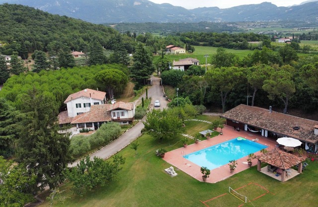 Apartment 'La Cavallina Guest House' with Private Pool, Private Garden and Wi-Fi
