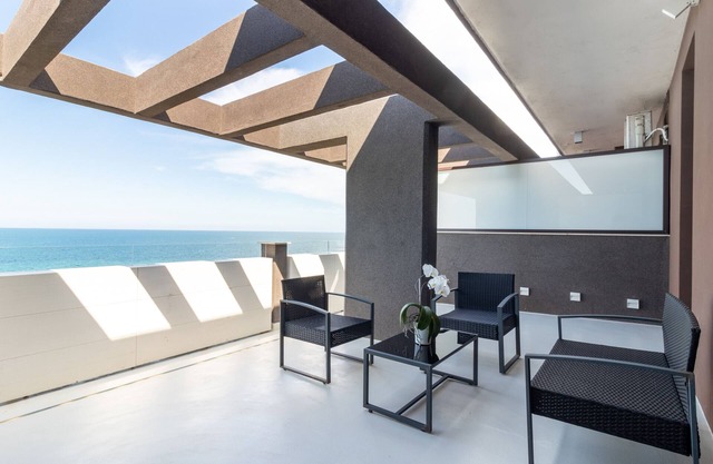 Apartment 'La Dimora Sul Mare' with Sea View, Wi-Fi and Air Conditioning