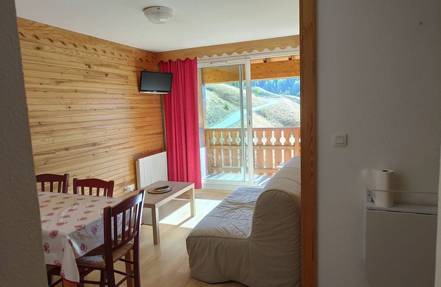 Apartment La Foux Heated pool access