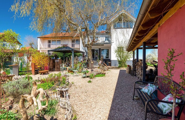 Apartment "La Maisonannette" with Shared Garden & Wi-Fi
