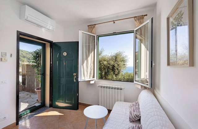 Apartment 'La Realidad 2' with Shared Pool, Wi-Fi and Air Conditioning