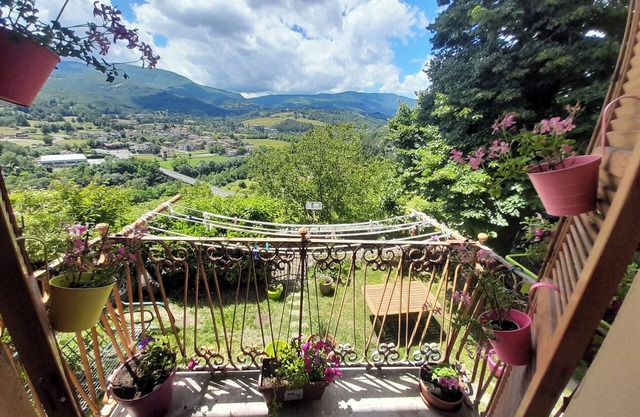 Apartment 'La Vista Sul Castello' with Mountain View, Wi-Fi and Air Conditioning