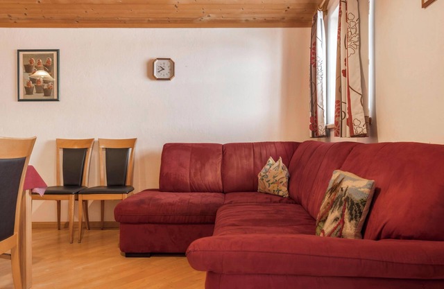 Apartment 'Ladinser Hof Reiterstube' with Mountain View, Shared Garden and Wi-Fi