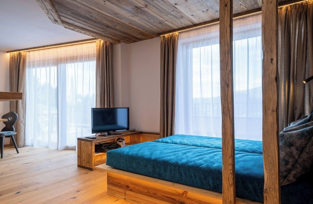 Apartment Ladinser Hof Sternenhimmel with Mountain View & Private Terrace