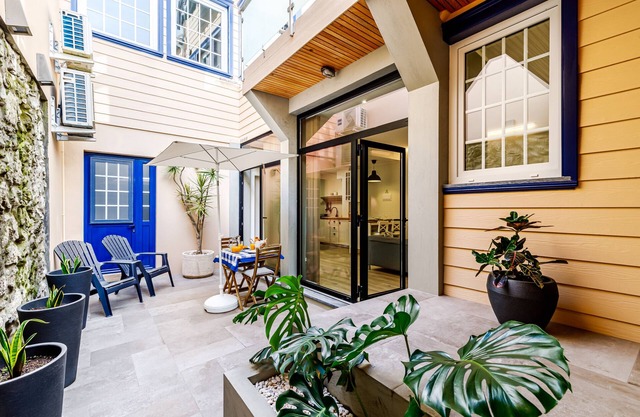 Apartment 'Ladomar Avenida' with Private Terrace, Private Garden and Wi-Fi