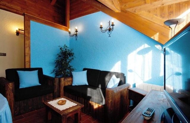Apartment 'Larrás' with Mountain View, Shared Garden and Wi-Fi