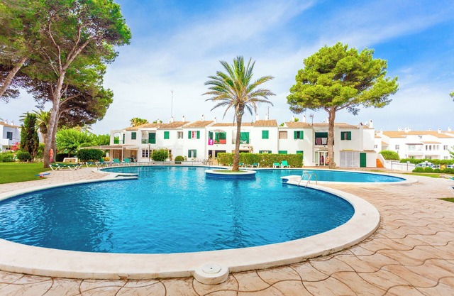 Apartment 'Las Brisas 11' near the beach with shared pool