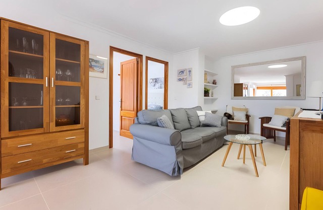 Apartment "Las Columnas" near the Beach with A/C, Wi-Fi, Pool & Balcony