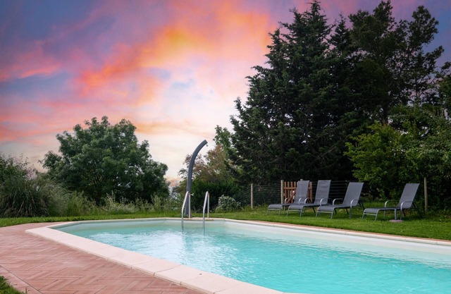 Apartment "Lavanda" with Mountain View, Shared Pool & Wi-Fi