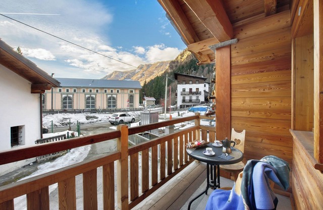 Apartment 'Le Cervin' with Balcony and Wi-Fi
