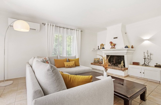 Apartment 'Le Clos De L'ange 3' with Private Terrace, Wi-Fi and Air Conditioning