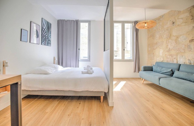 Apartment 'Le Cosy' with Wi-Fi and Air Conditioning